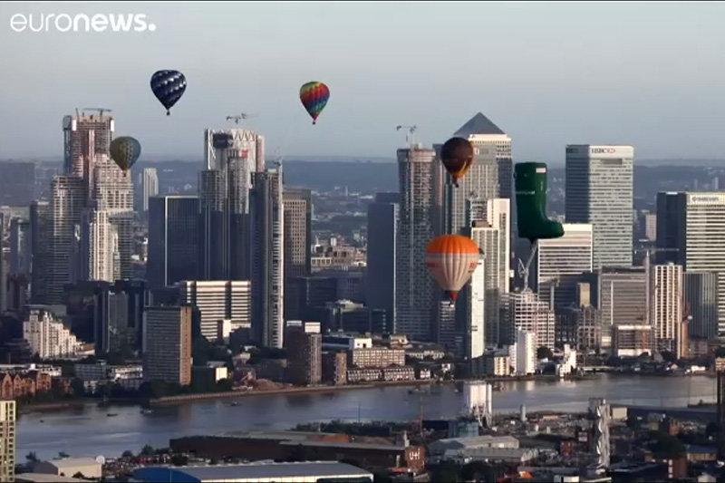 فیلم ، پرواز 46 بالن در آسمان لندن