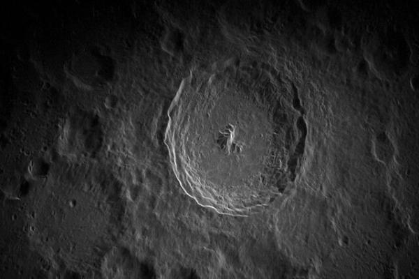 ثبت دقیق ترین عکس ها از ماه با جزئیات باورنکردنی ، عکس